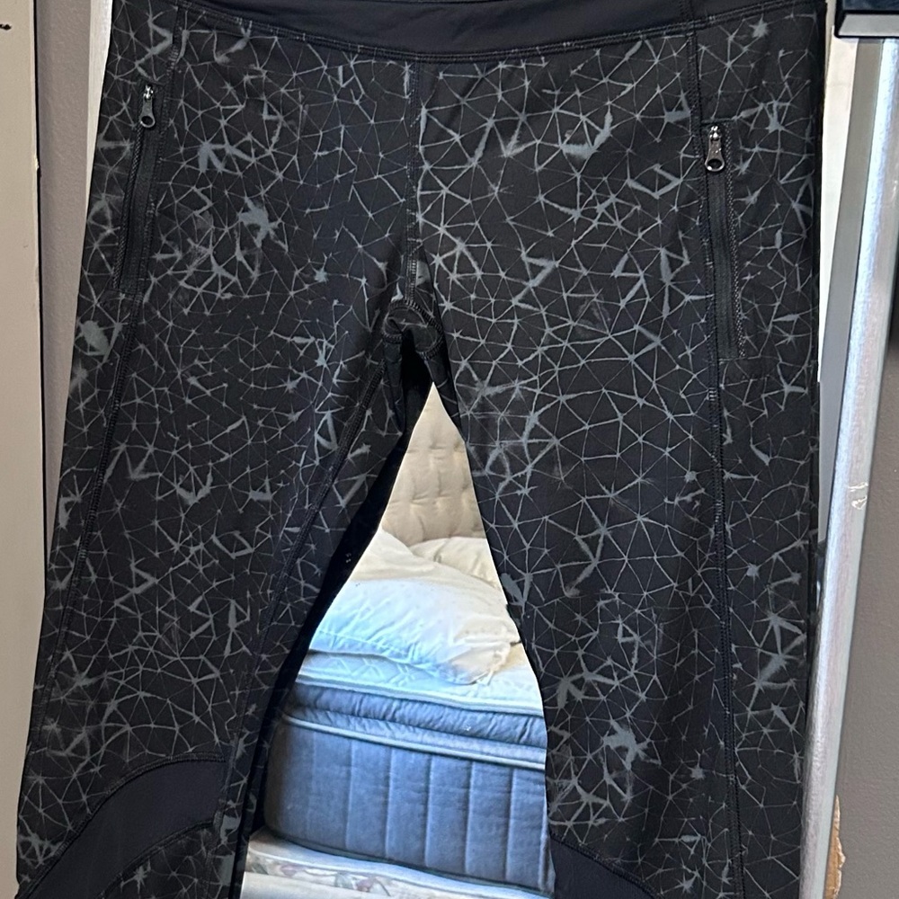 Lululemon Athletica Black Geometric Leggings